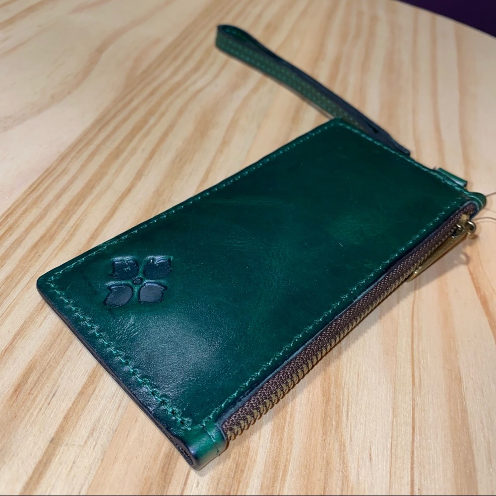 NEW PATRICIA NASH DISTRESSED VINTAGE LEATHER WRISTLET IN SOFT GREEN STYLE